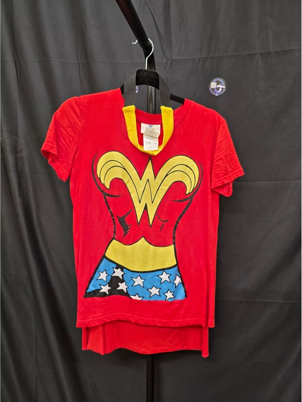 RUBIE’S WONDER WOMAN COSTUME T‑SHIRT WITH CAPE & HEADBAND ADULT M